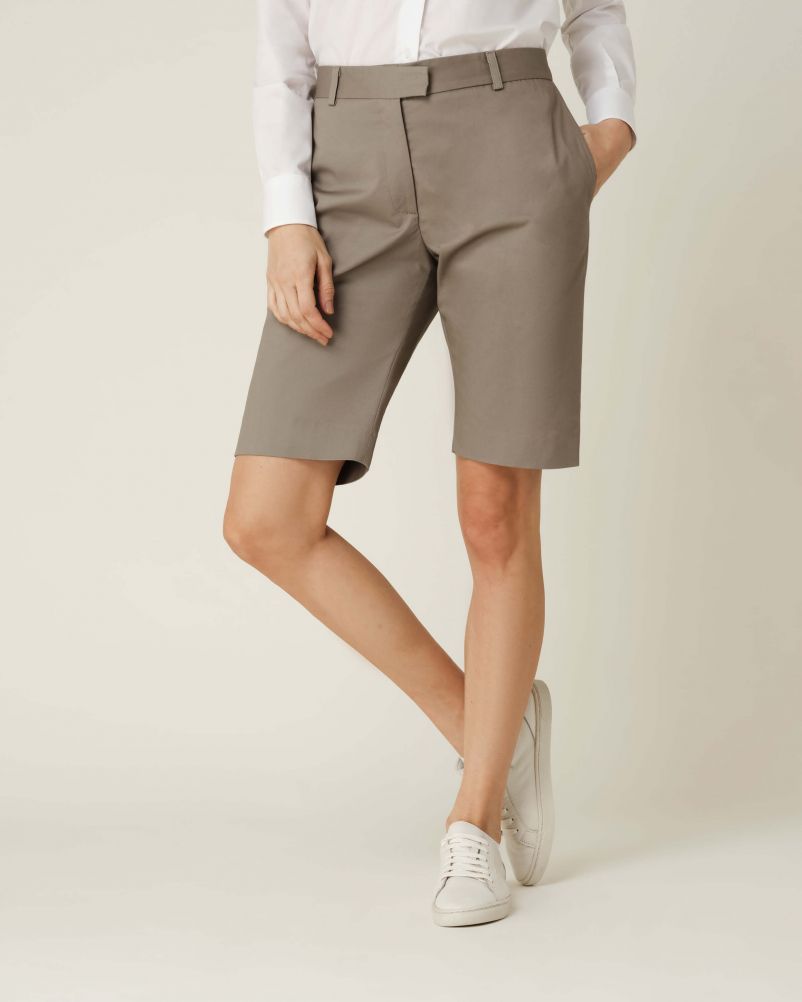Bermuda in gabardina di Cotone